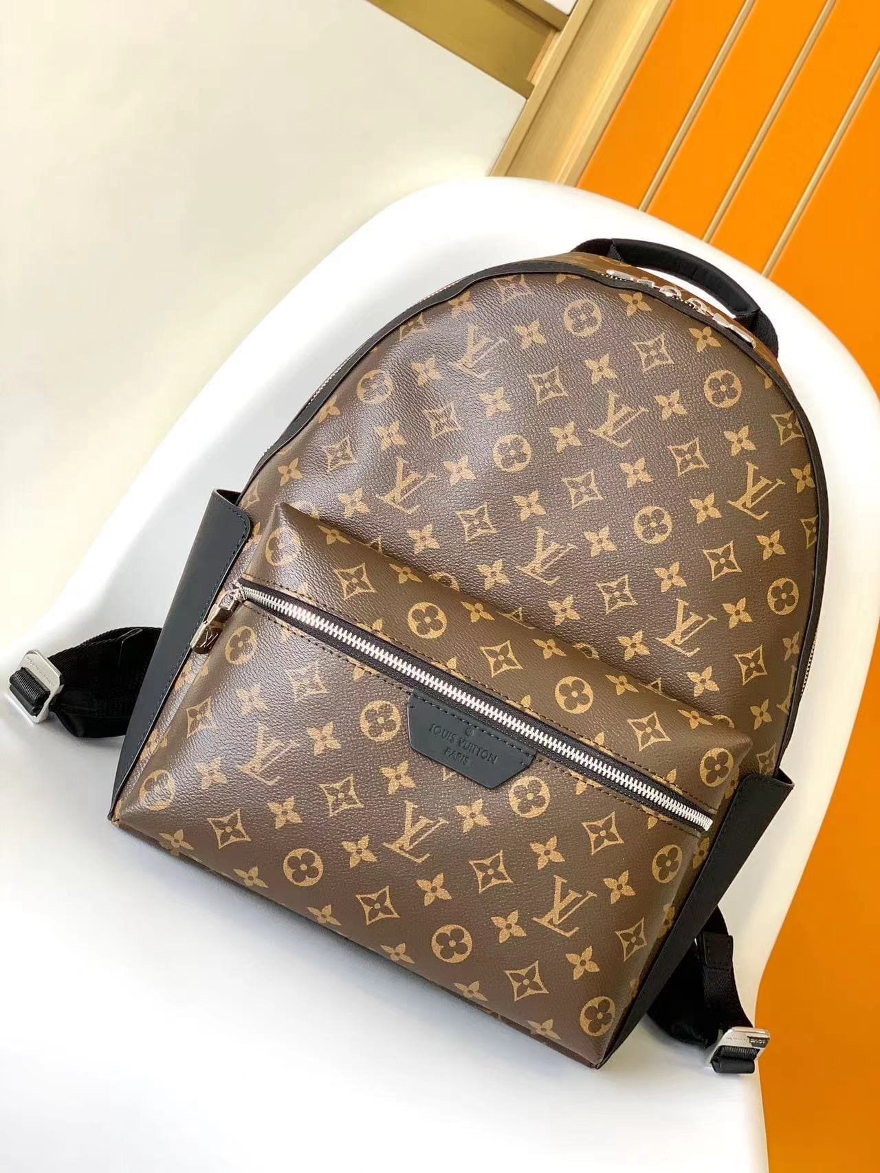 L0vis Vvtt0n M46684 Discovery Backpack PM