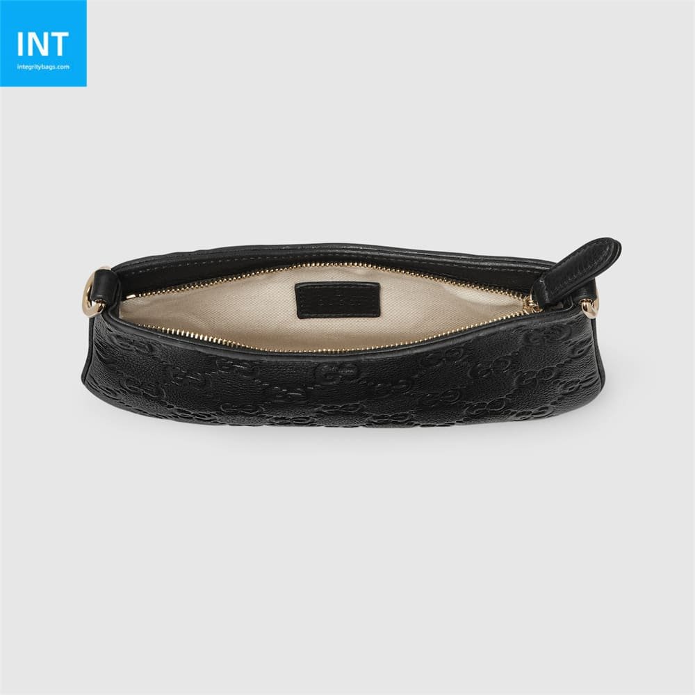 Gvc*1 Emblem small shoulder bag