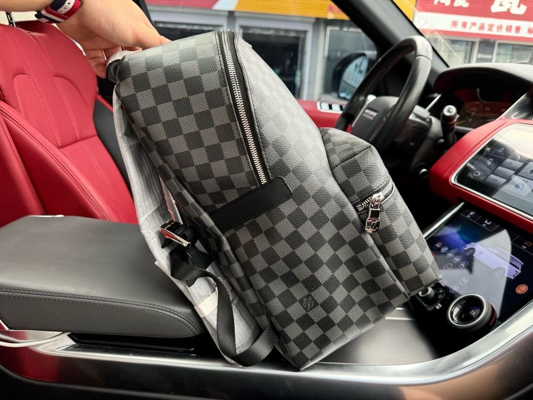 L0vis Vvtt0n Backpack