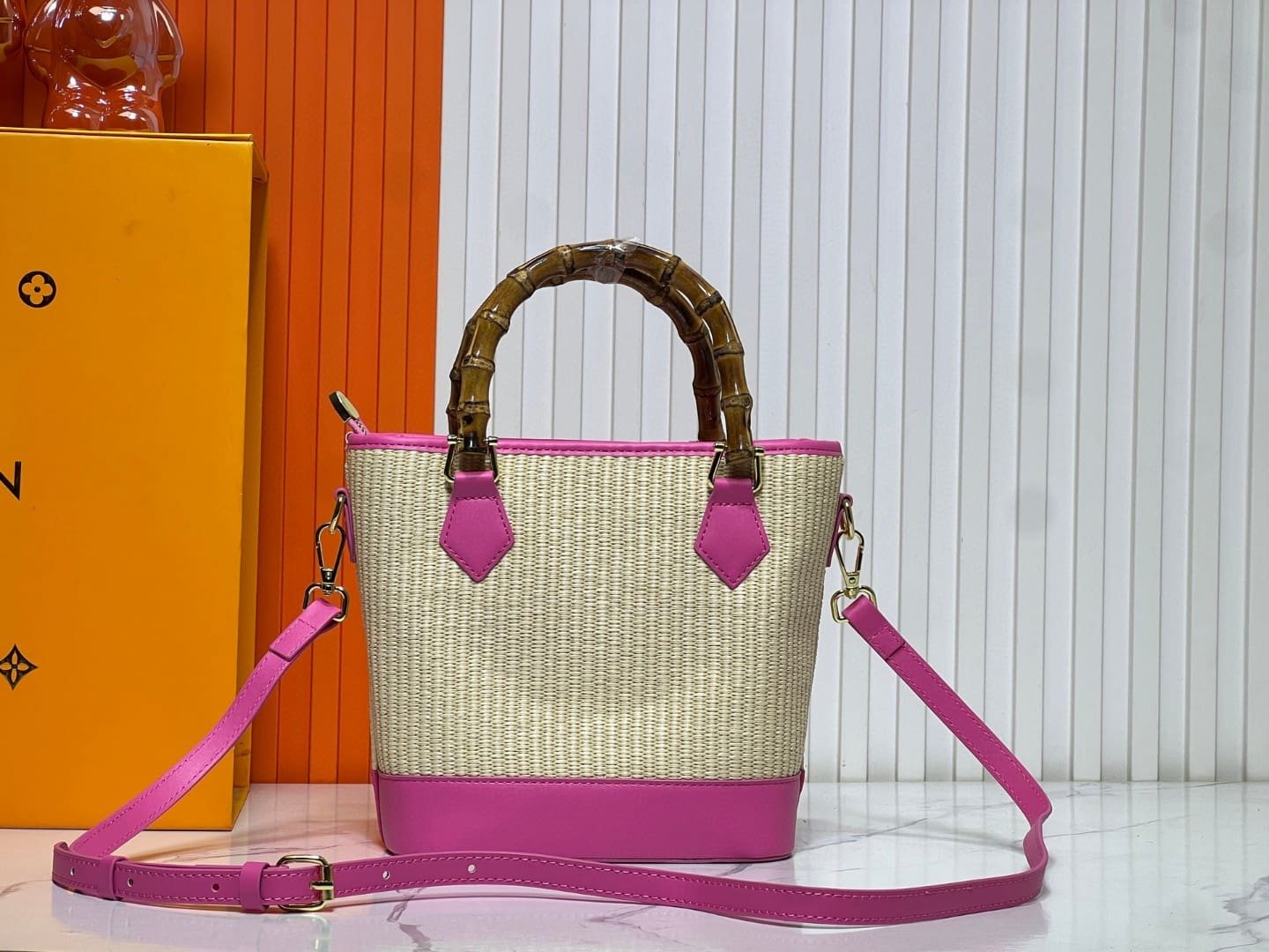 L0vis Vvtt0n Raffia Petit Bucket Tote