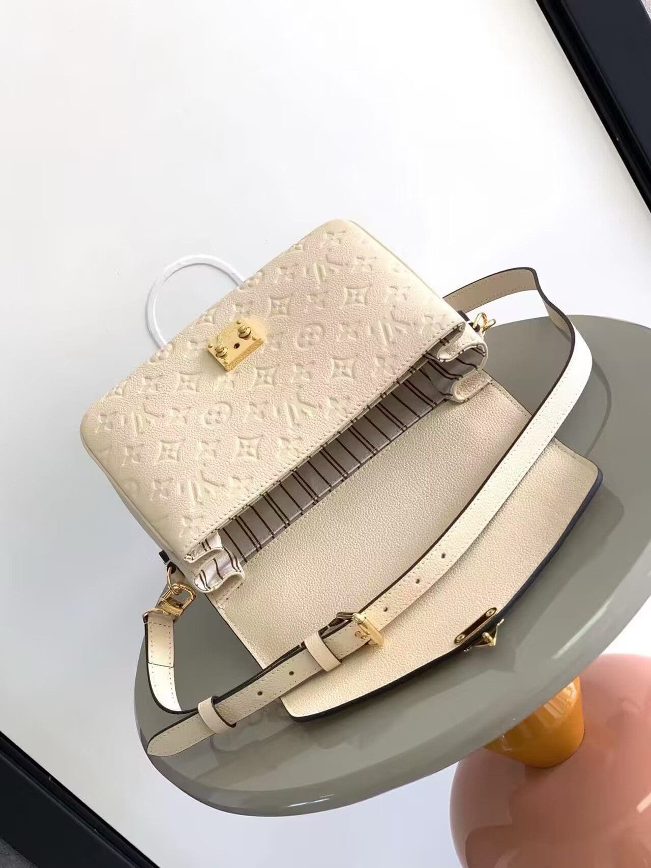 L0vis Vvtt0n M44881 Pochette Métis