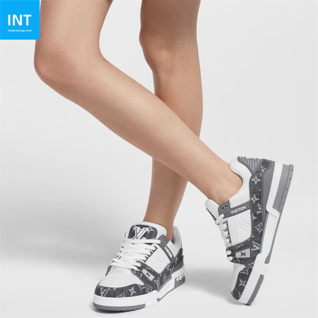 L0vis Vvtt0n 1AHOUD LV Trainer Sneaker