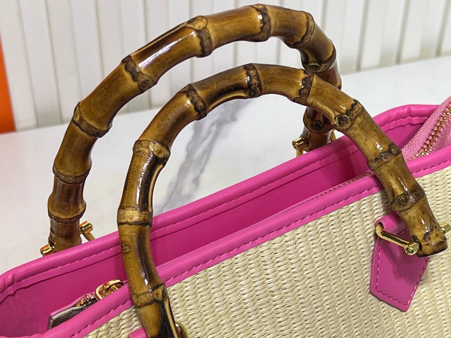 L0vis Vvtt0n Raffia Petit Bucket Tote