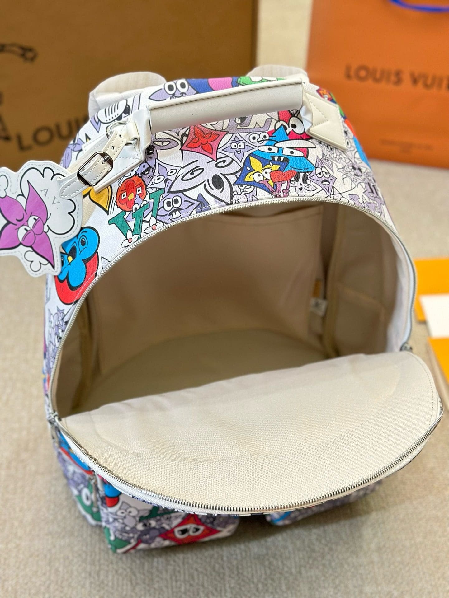 L0vis Vvtt0n Multipocket Backpack Limited Edition Monogram Comics Canvas