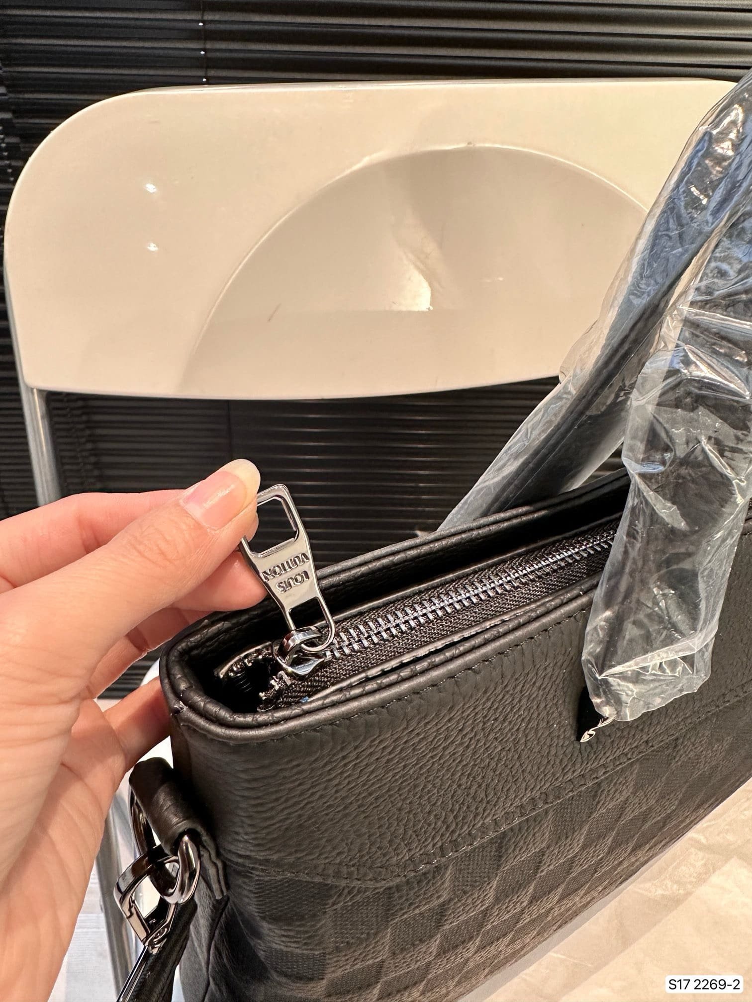 L0vis Vvtt0n briefcase