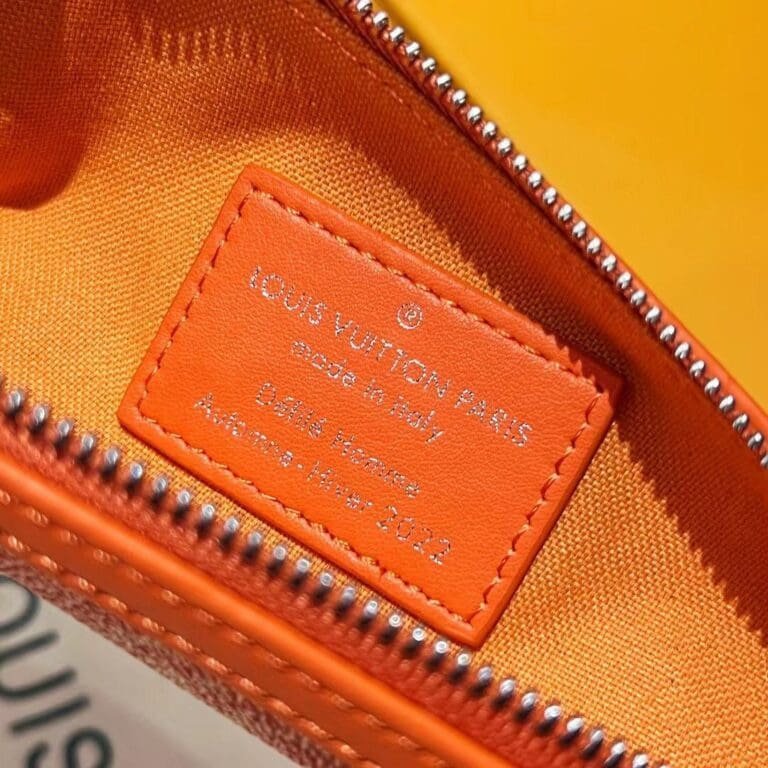 L0vis Vvtt0n Carrot pouch M80851