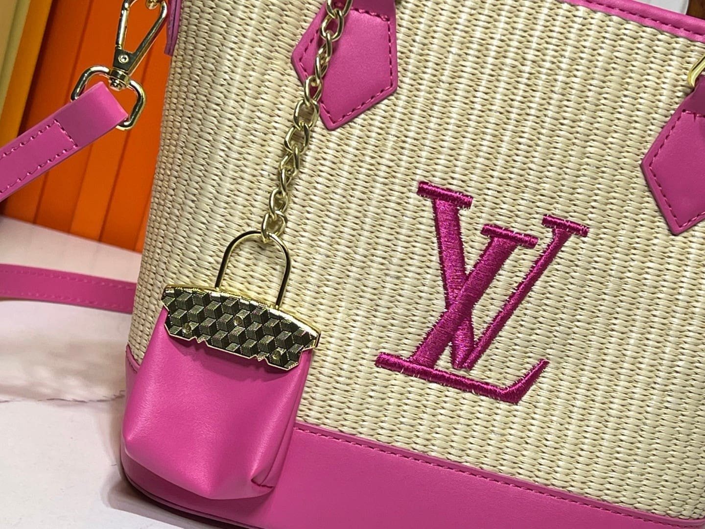 L0vis Vvtt0n Raffia Petit Bucket Tote