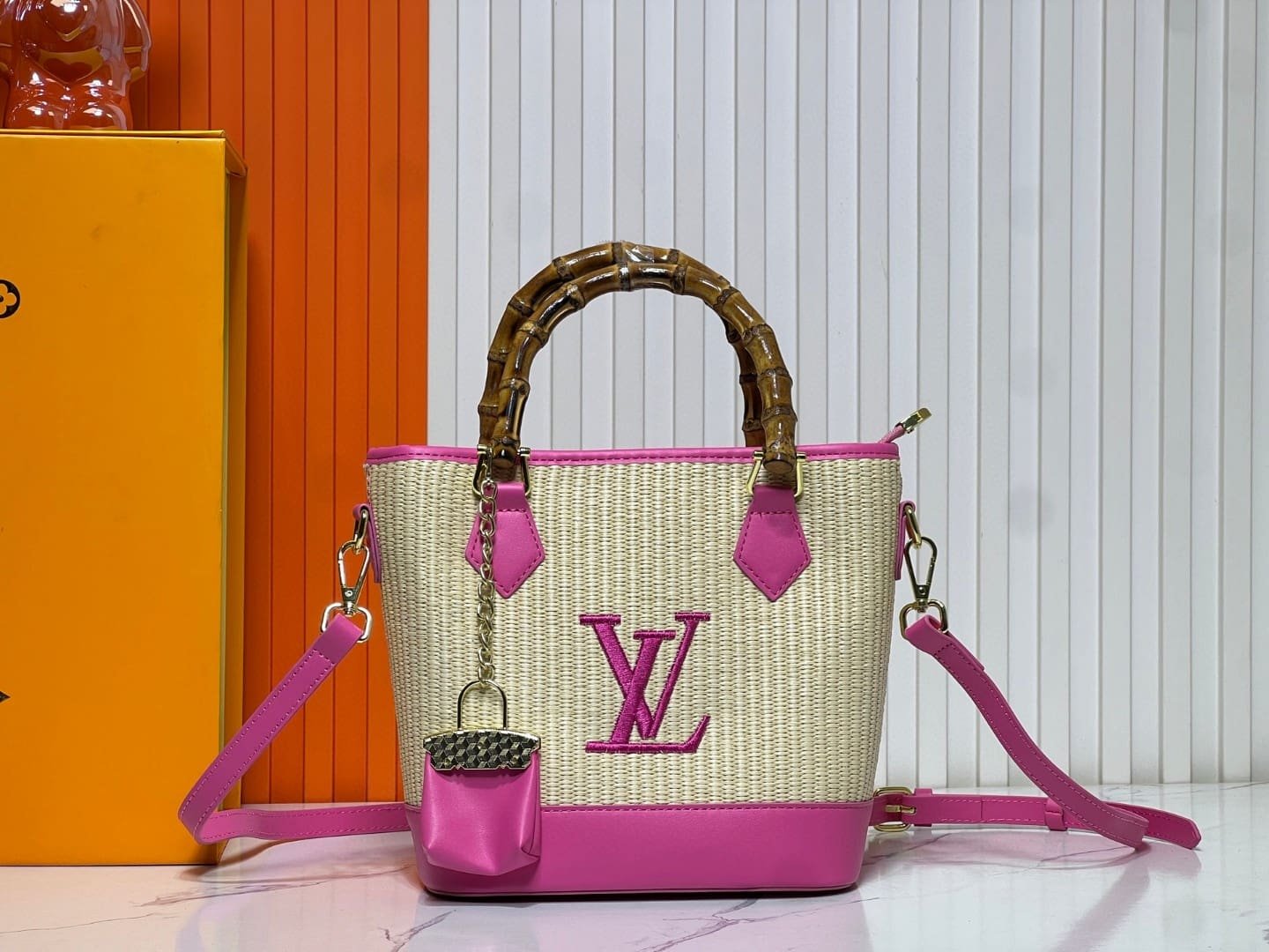 L0vis Vvtt0n Raffia Petit Bucket Tote