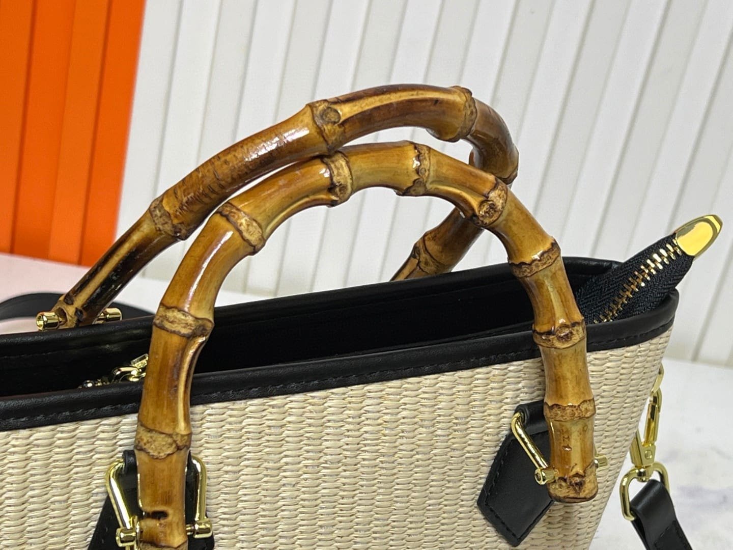 L0vis Vvtt0n Raffia Petit Bucket Tote