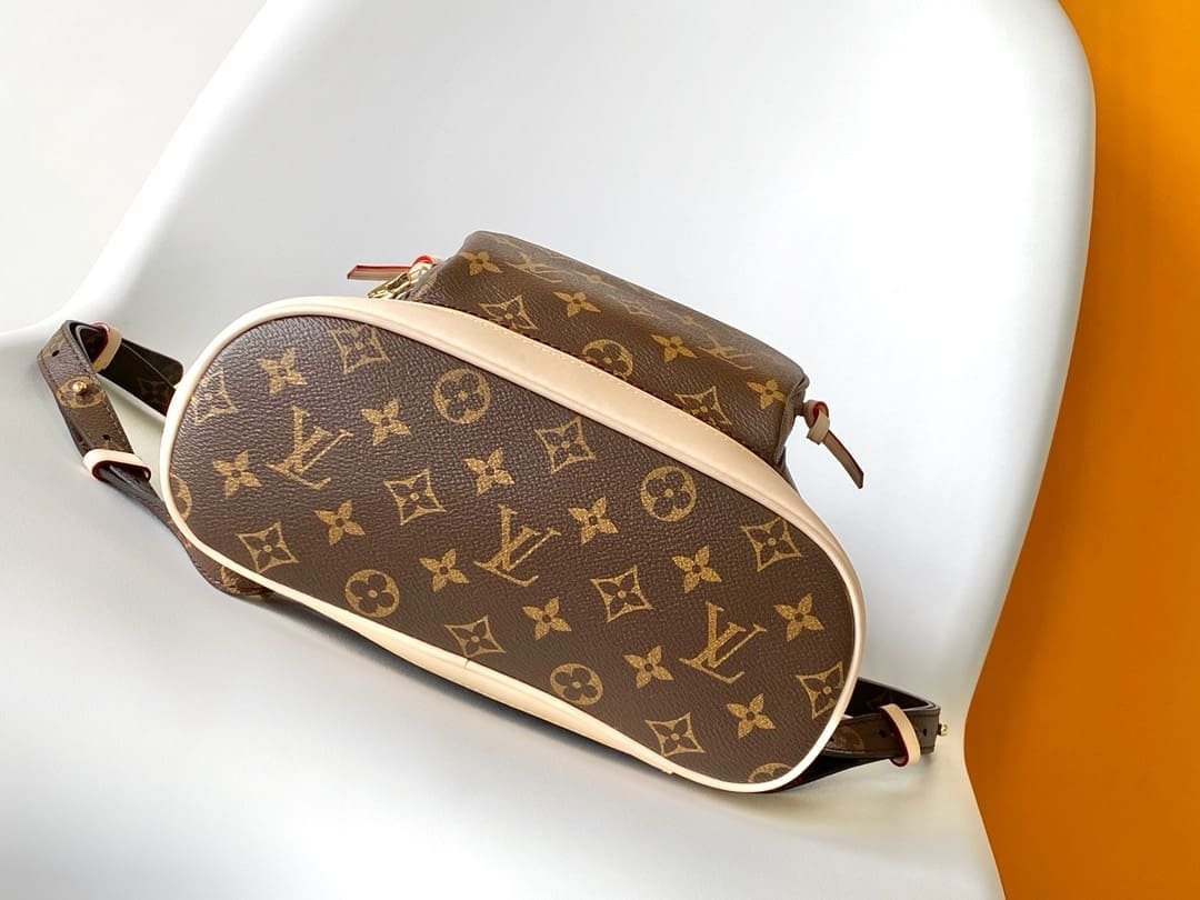 L0vis Vvtt0n M11198 MONTSOURIS Small Backpack