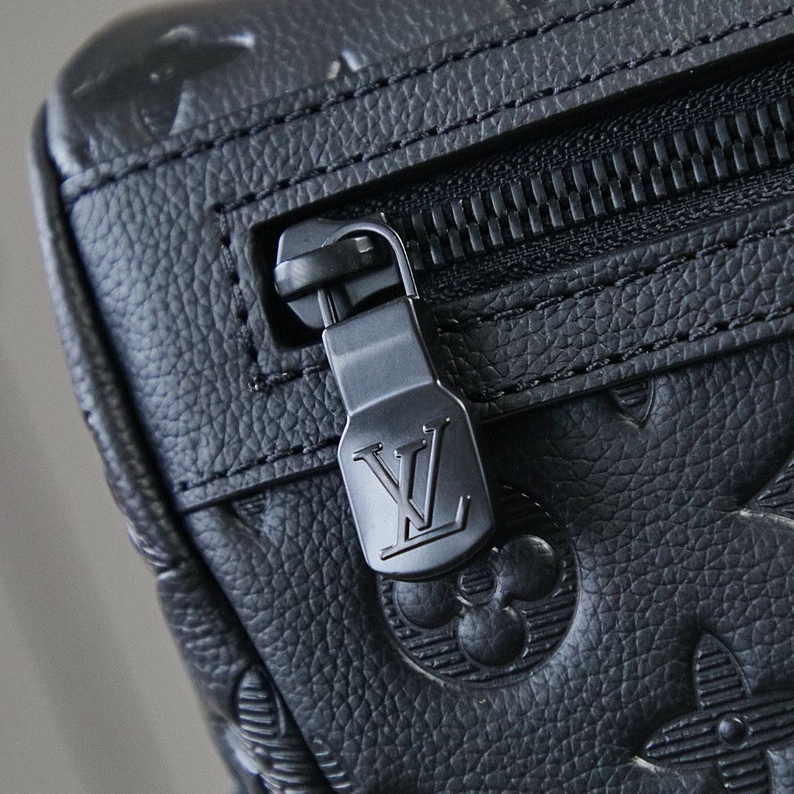 L0vis Vvtt0n M25121 Messenger Voyager PM