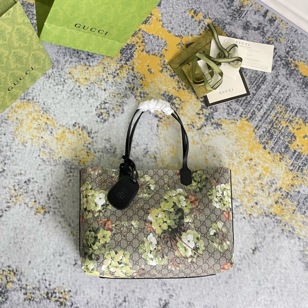 Gvc*1  Svp*me Monogram Blooms Medium Reversible Tote