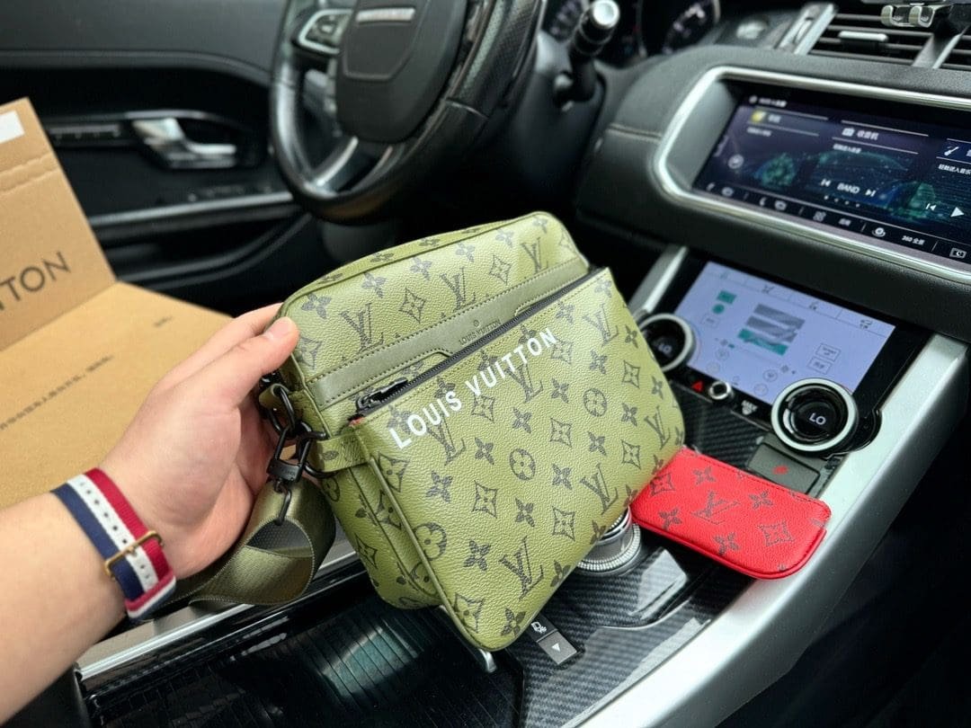 L0vis Vvtt0n M23783 Trio Messenger