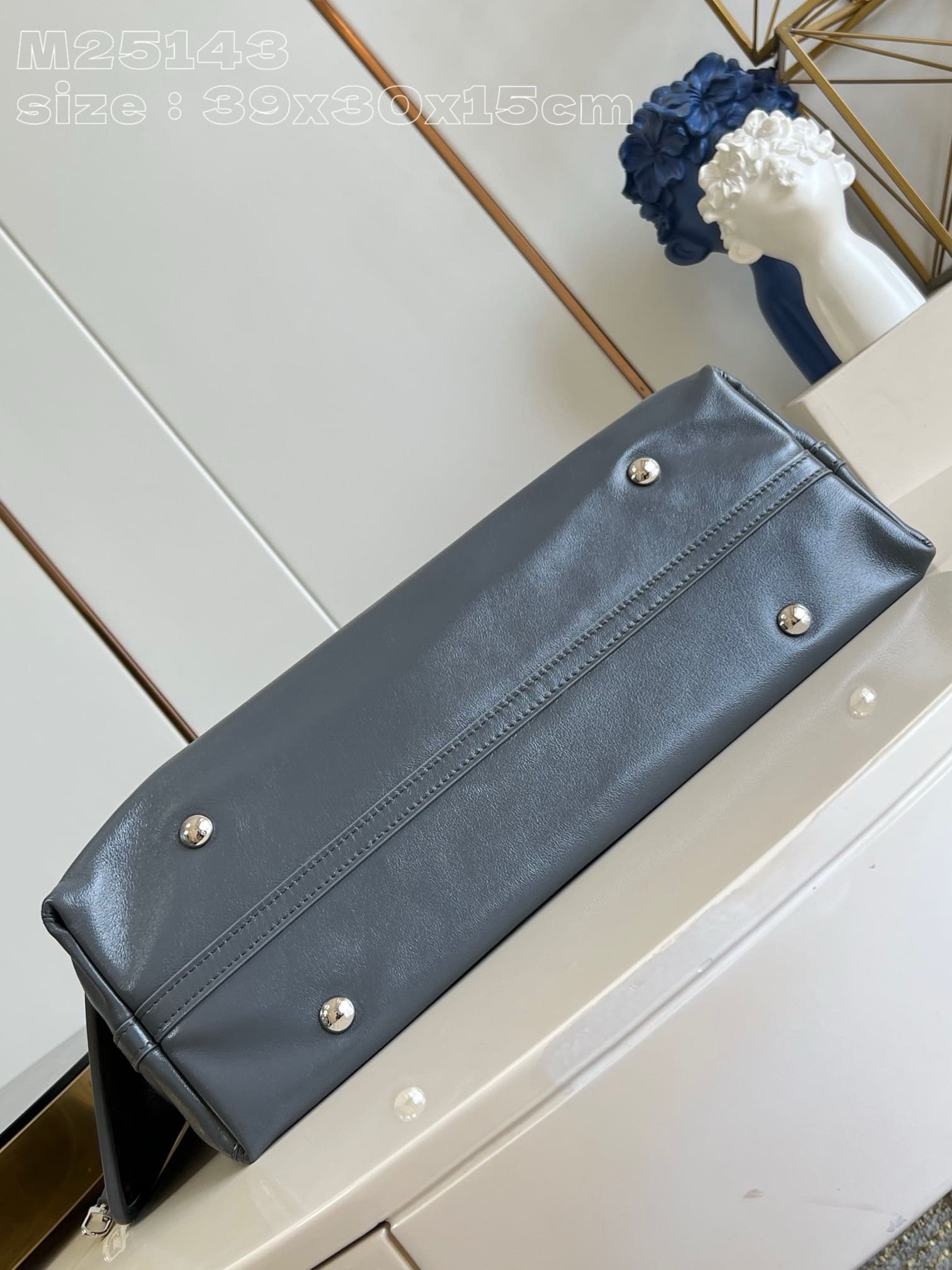 L0vis Vvtt0n M12583 CarryAll Dark MM