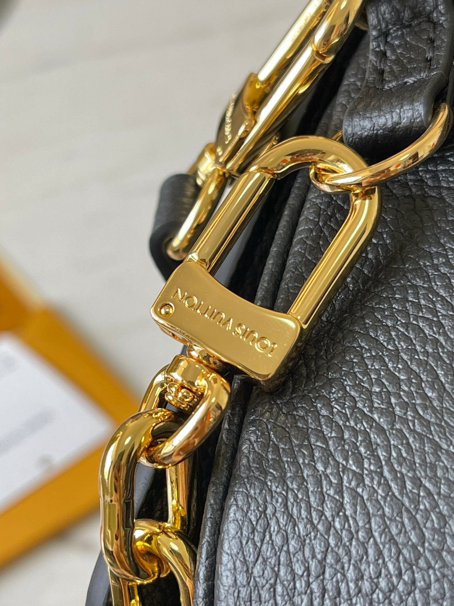 L0vis Vvtt0n M46596 Pochette Métis East West