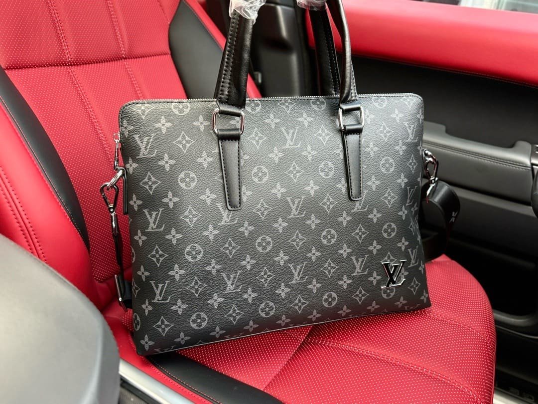 L0vis Vvtt0n briefcase
