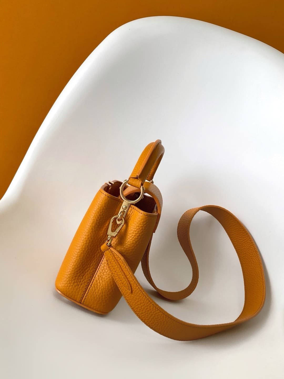 L0vis Vvtt0n M23703 Capucines Mini