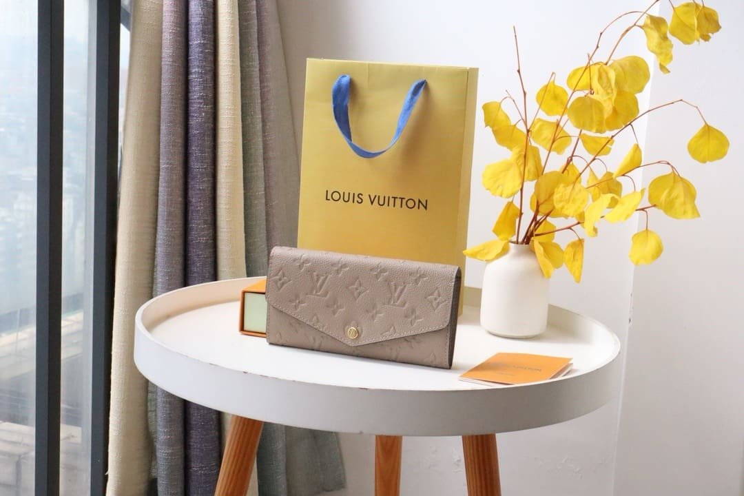 L0vis Vvtt0n M82256 Sarah Wallet