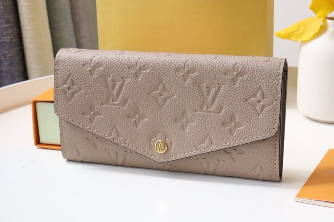 L0vis Vvtt0n M82256 Sarah Wallet
