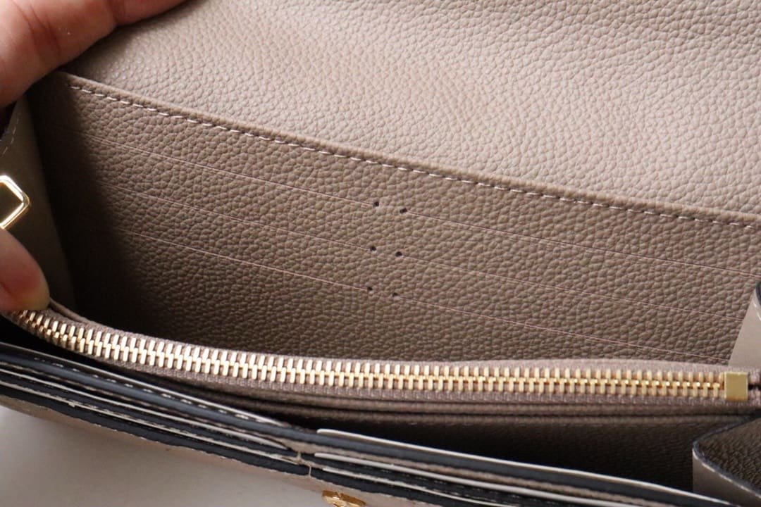 L0vis Vvtt0n M82256 Sarah Wallet