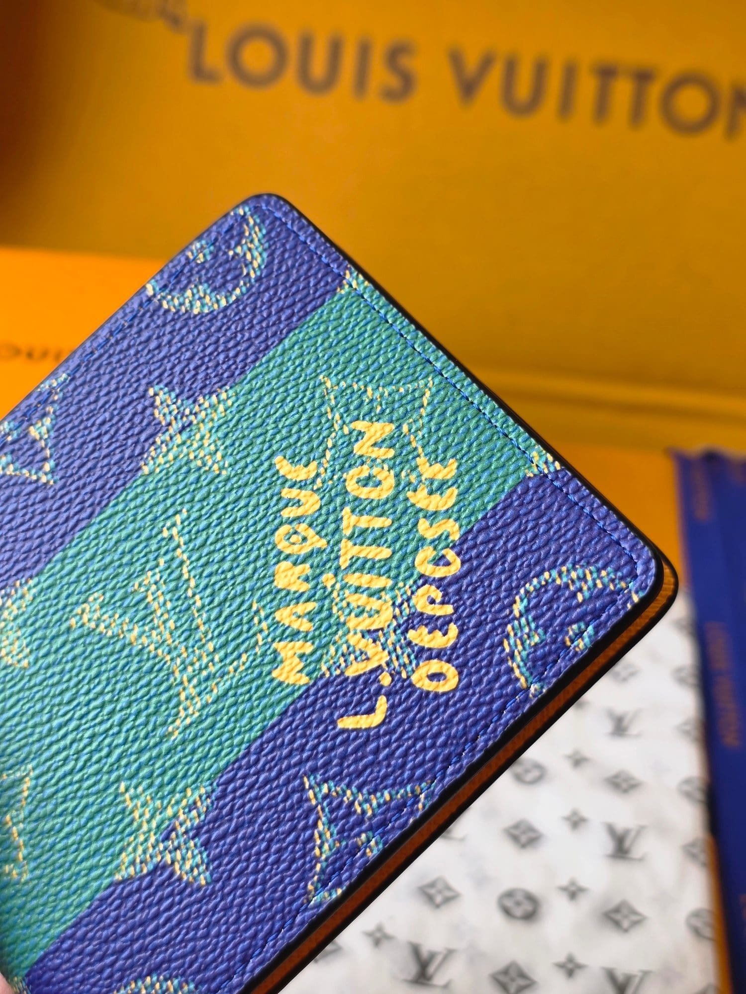 L0vis Vvtt0n M25795 Slender Wallet