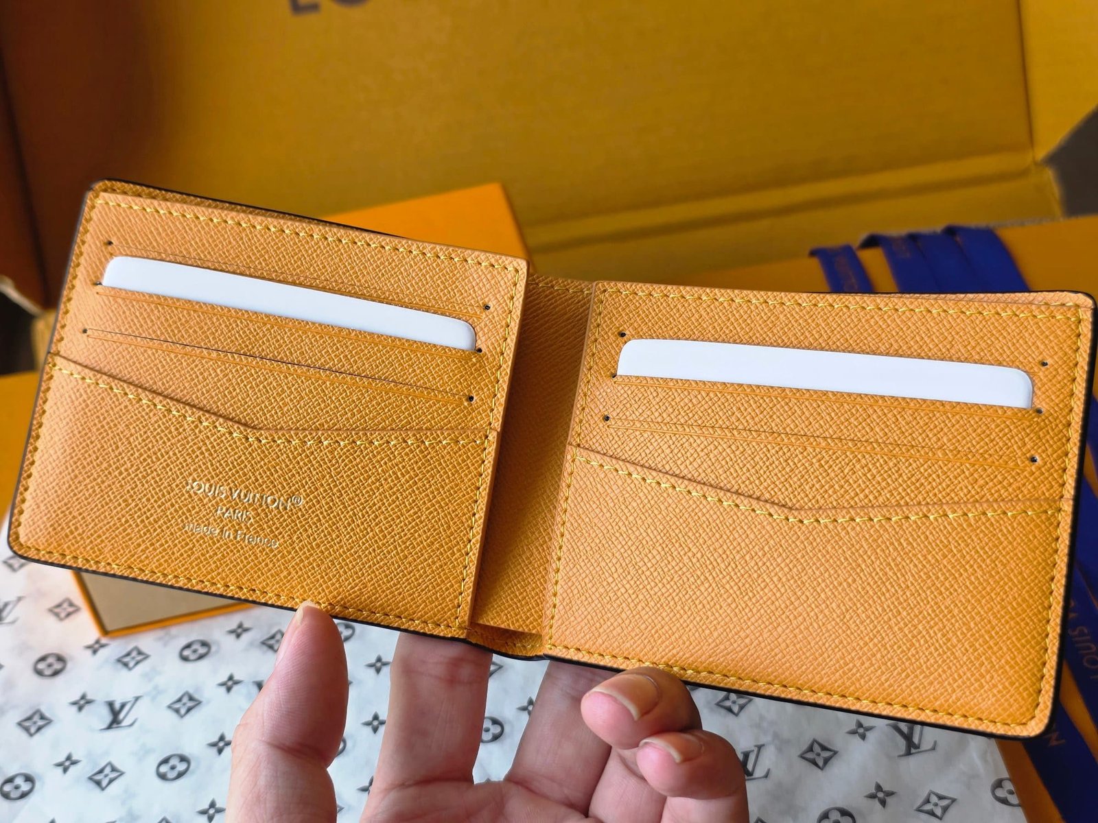 L0vis Vvtt0n M25795 Slender Wallet