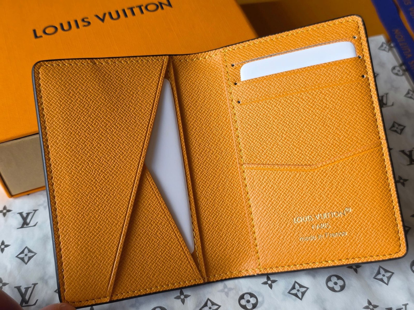 L0vis Vvtt0n M25794 NEW Pocket Organizer
