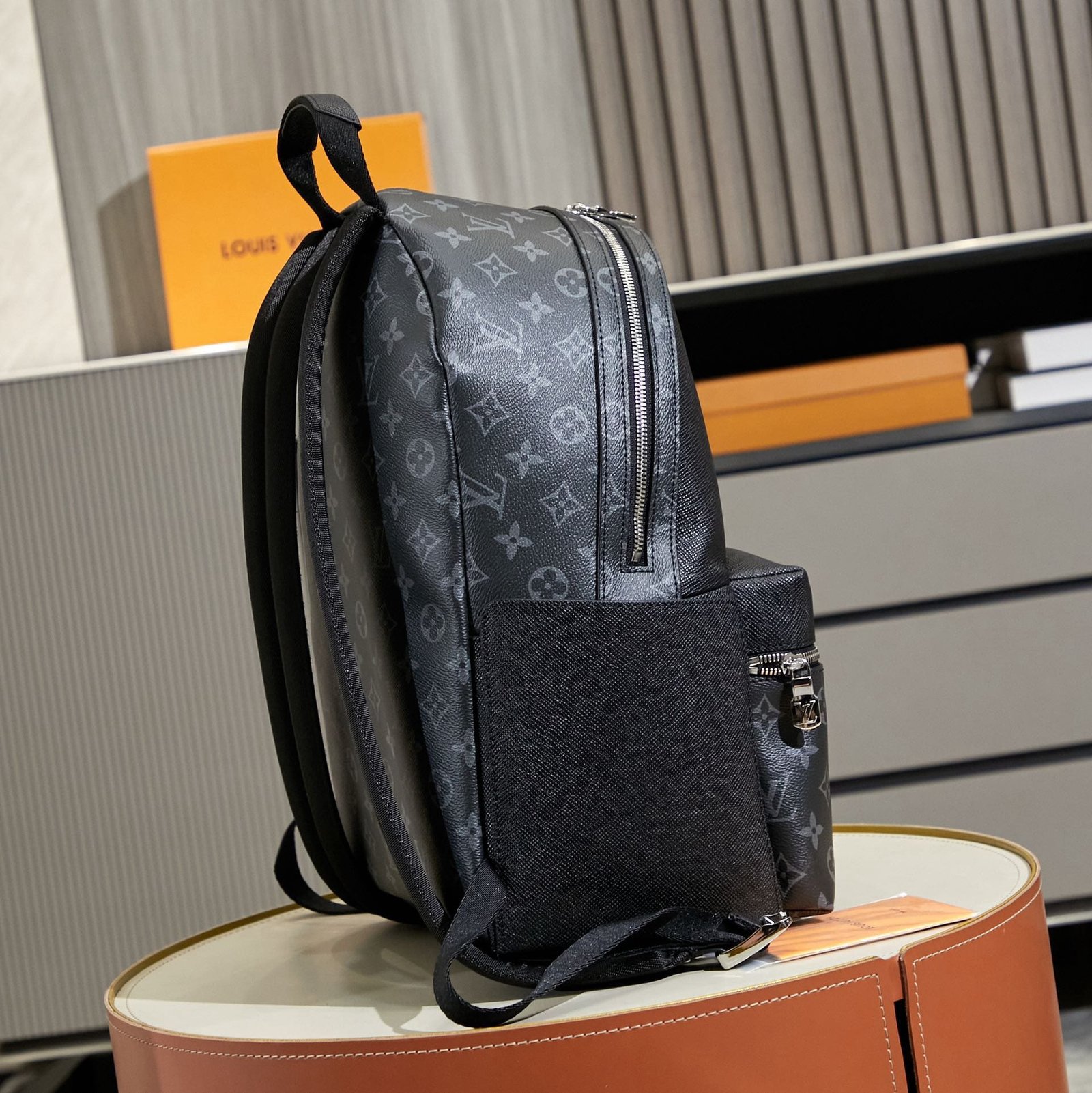 L0vis Vvtt0n M31033 Discovery Backpack