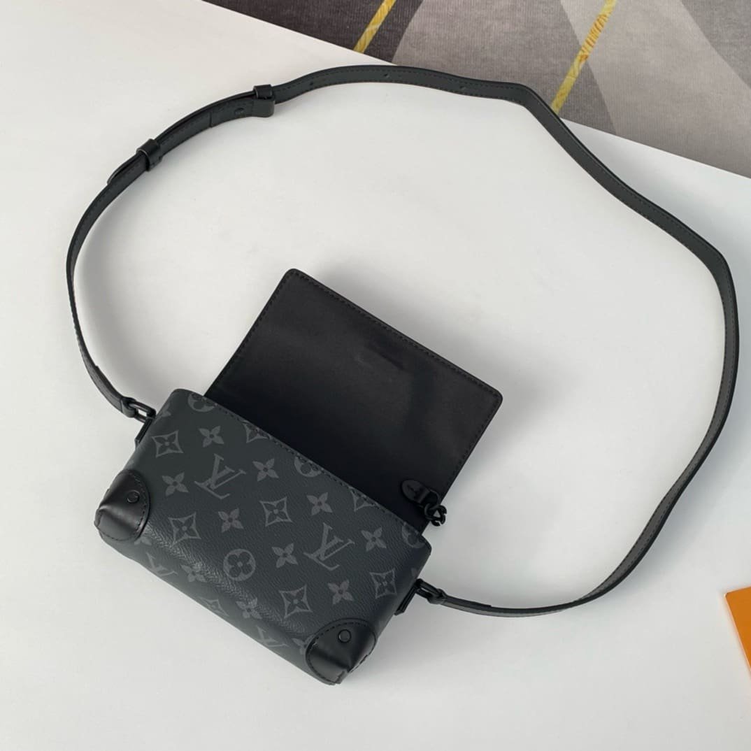 L0vis Vvtt0n M81783 Steamer Wearable Wallet