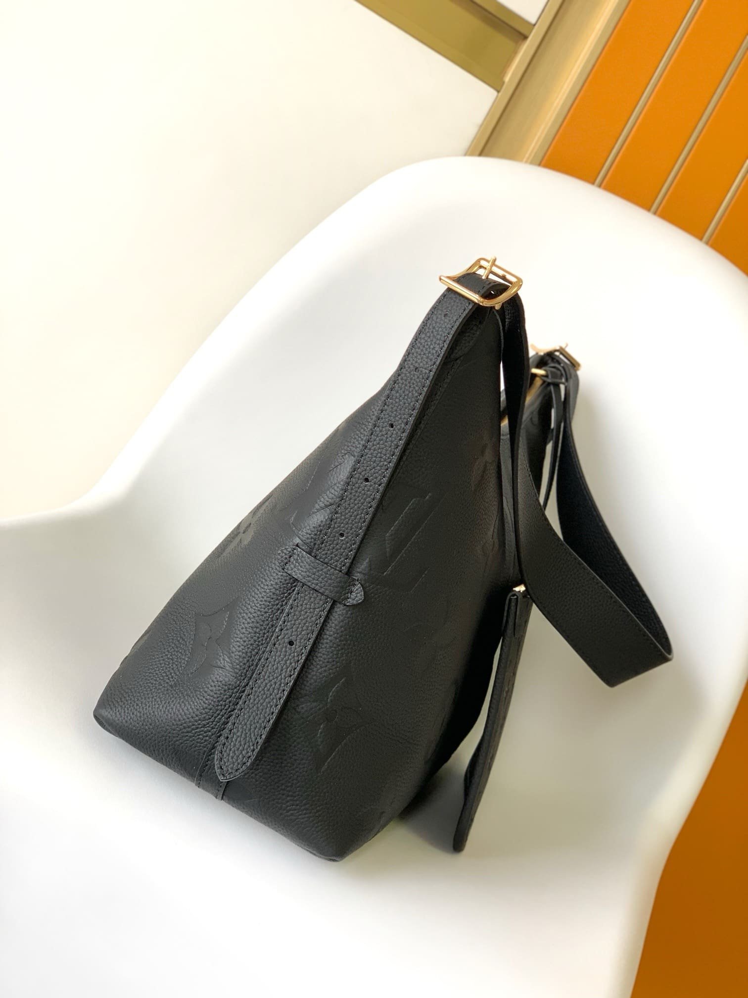 L0vis Vvtt0n M46288 CarryAll PM