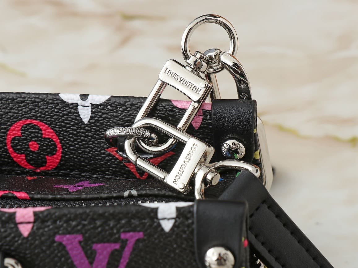 L0vis Vvtt0n M13260 LV x TM OnTheGo East West Chain