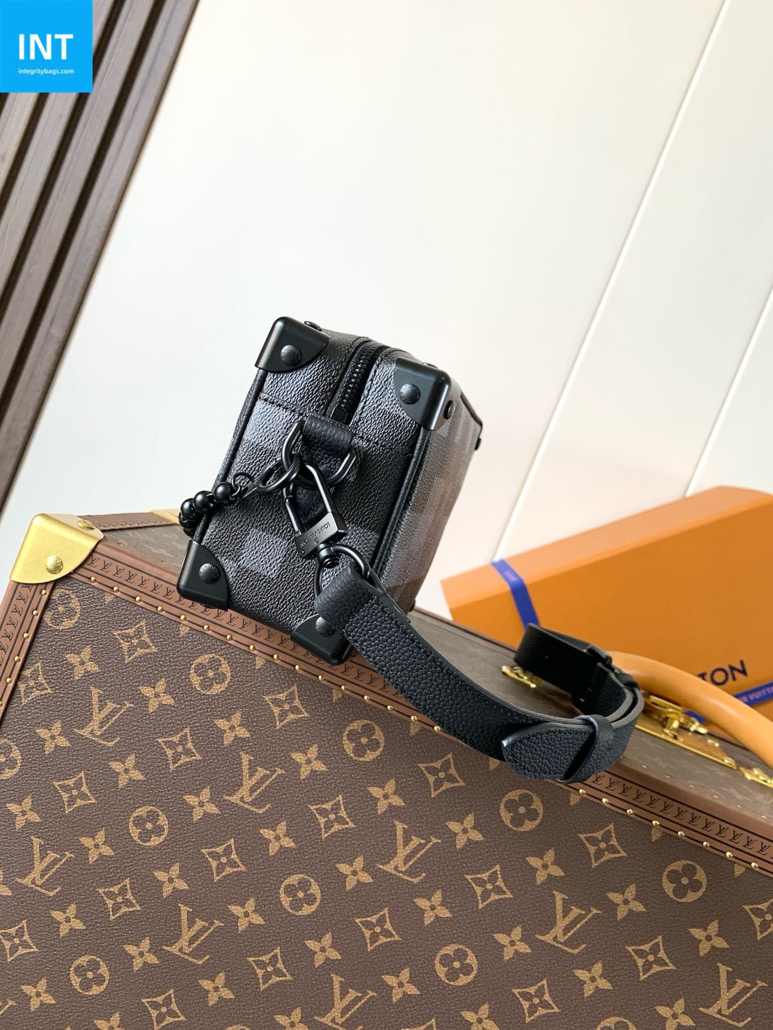 L0vis Vvtt0n M14922 Mini Soft Trunk