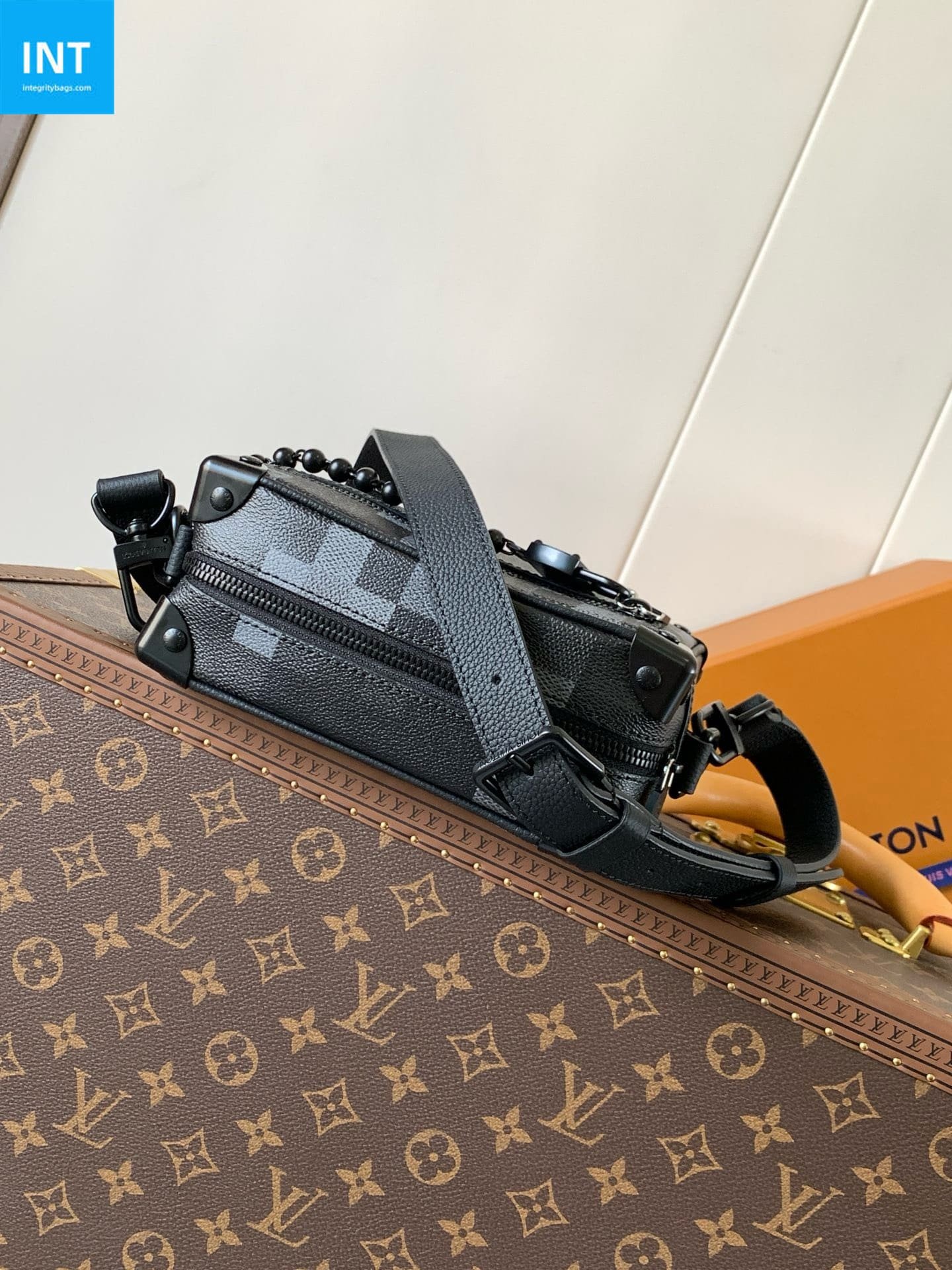 L0vis Vvtt0n M14922 Mini Soft Trunk