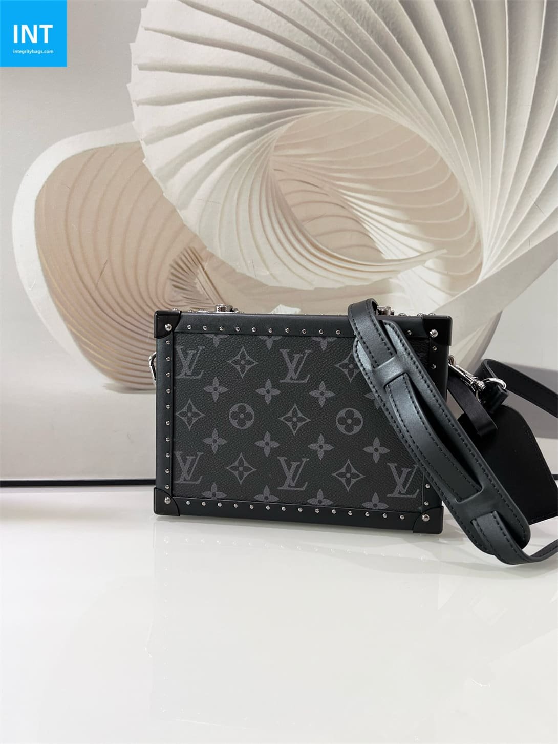 L0vis Vvtt0n M20251 CLUTCH BOX Portable Hard Case