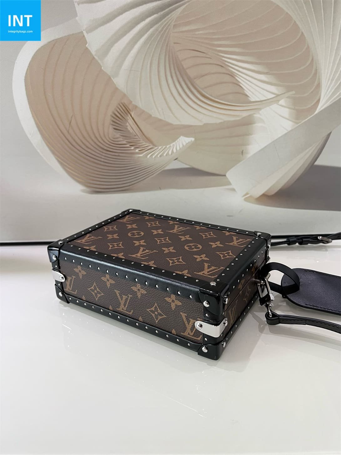 L0vis Vvtt0n M20252 CLUTCH BOX Portable Hard Case