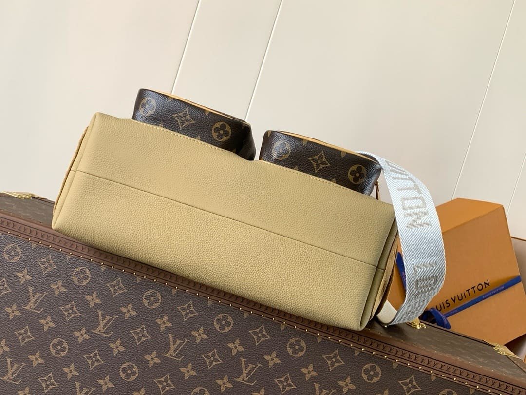 L0vis Vvtt0n M12697 Hobo Cargo