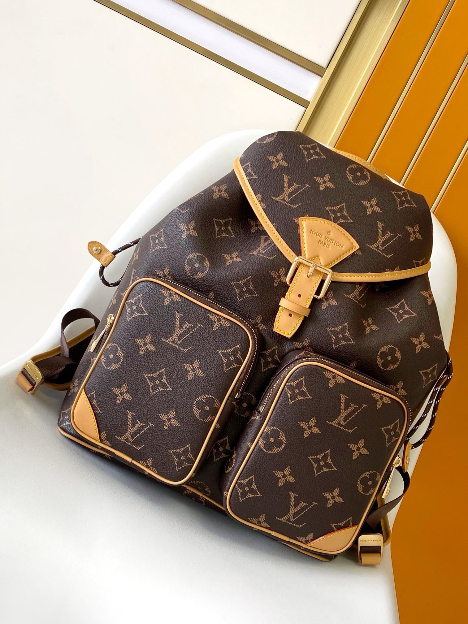 L0vis Vvtt0n M14198 Montsouris Cargo Backpack