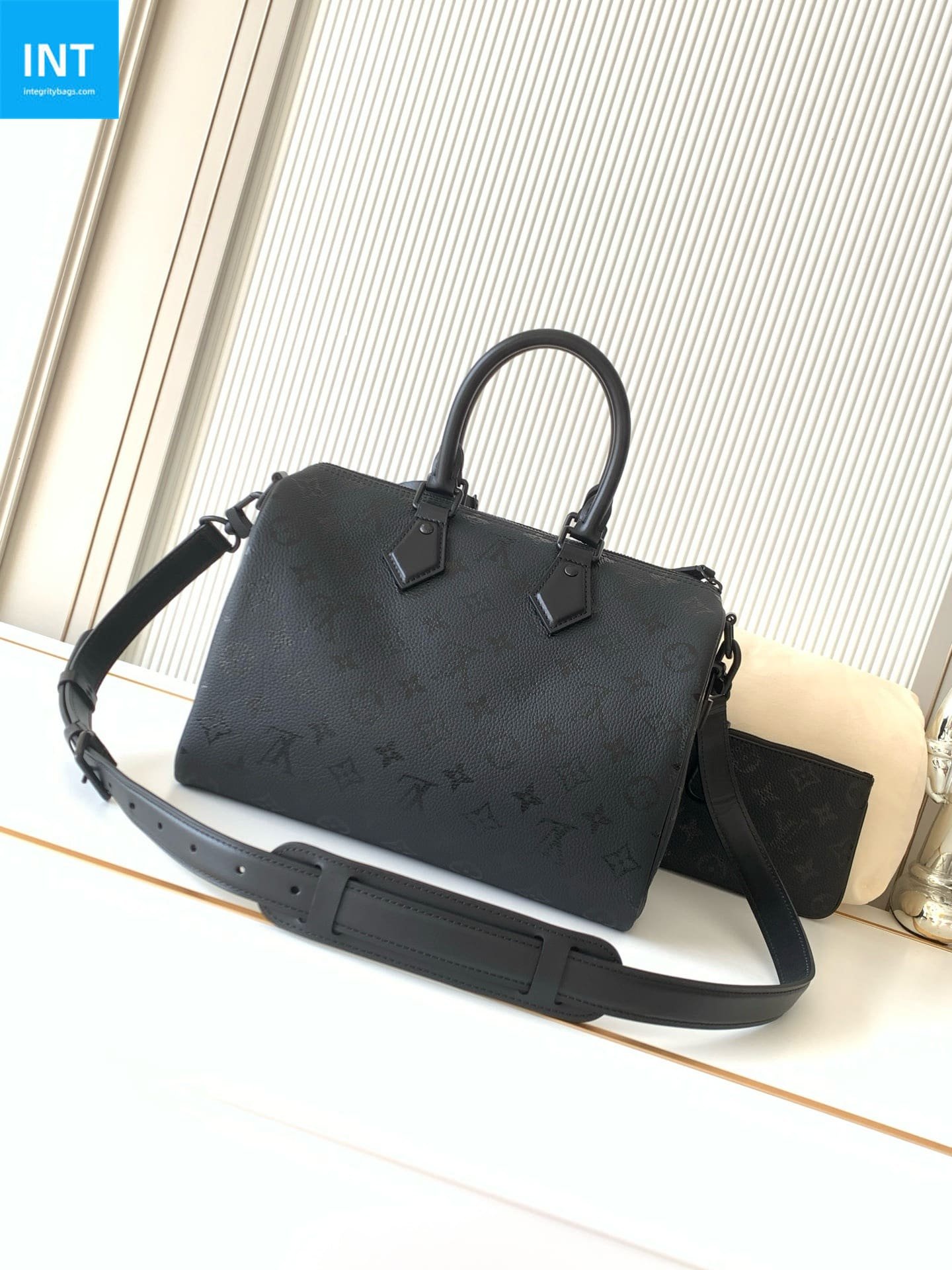 L0vis Vvtt0n M13904 Speedy P9 Bandoulière 30