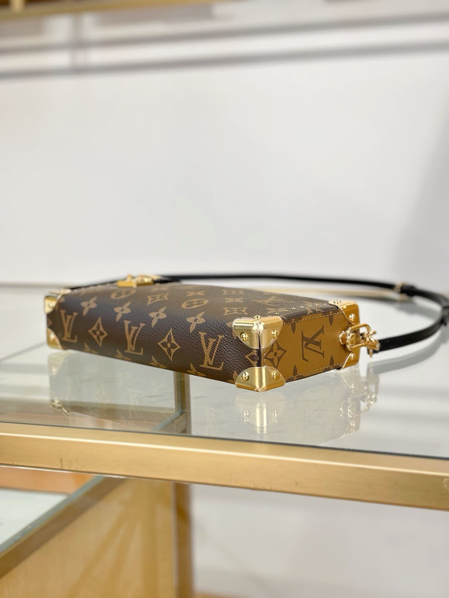 L0vis Vvtt0n M13147 SLIM TRUNK BAG
