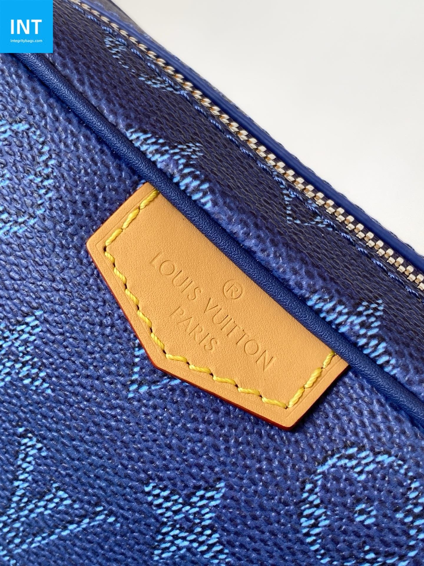 L0vis Vvtt0n M26826 Trocadéro Wearable Wallet
