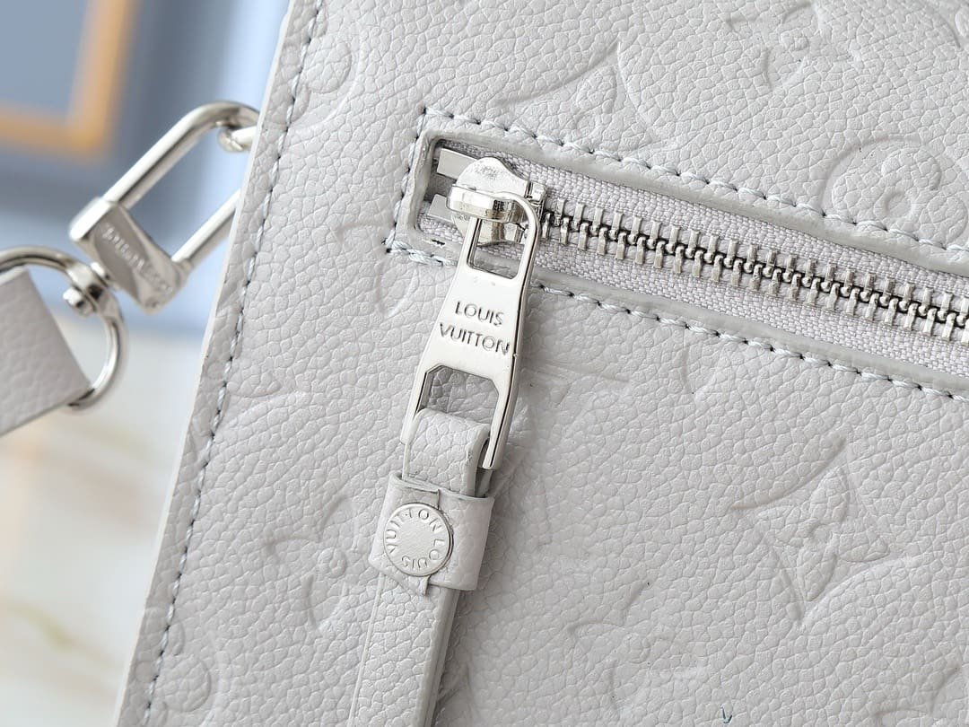 L0vis Vvtt0n M13481 Pochette Métis Bag