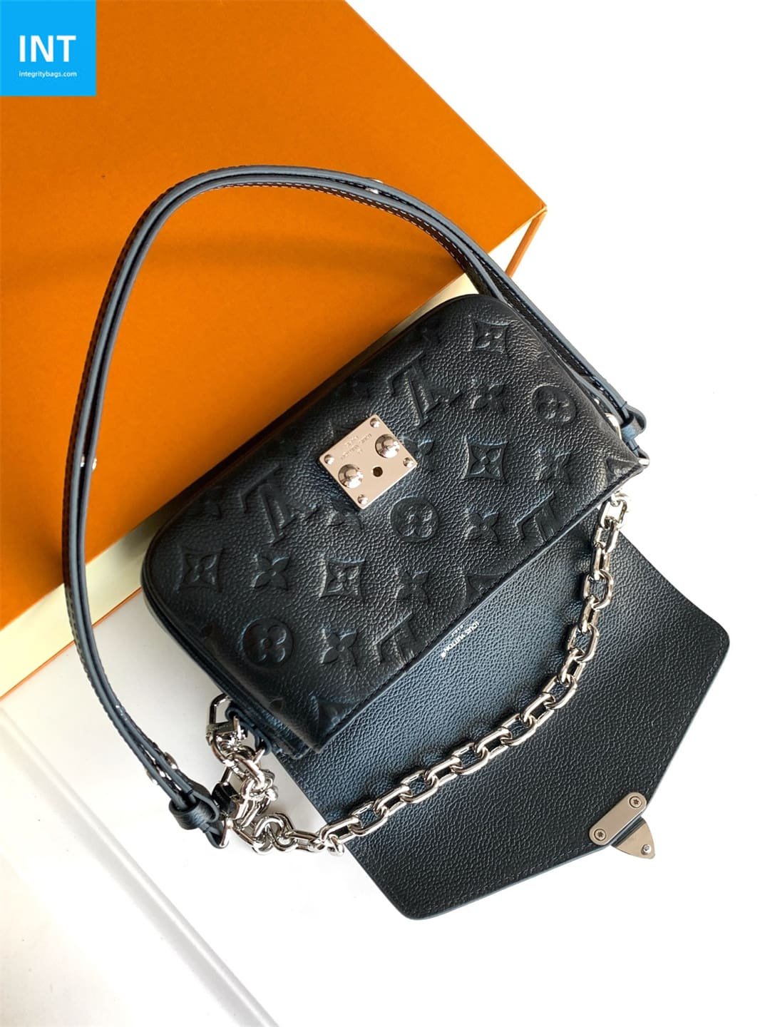 L0vis Vvtt0n M26456 Pochette Metis East West