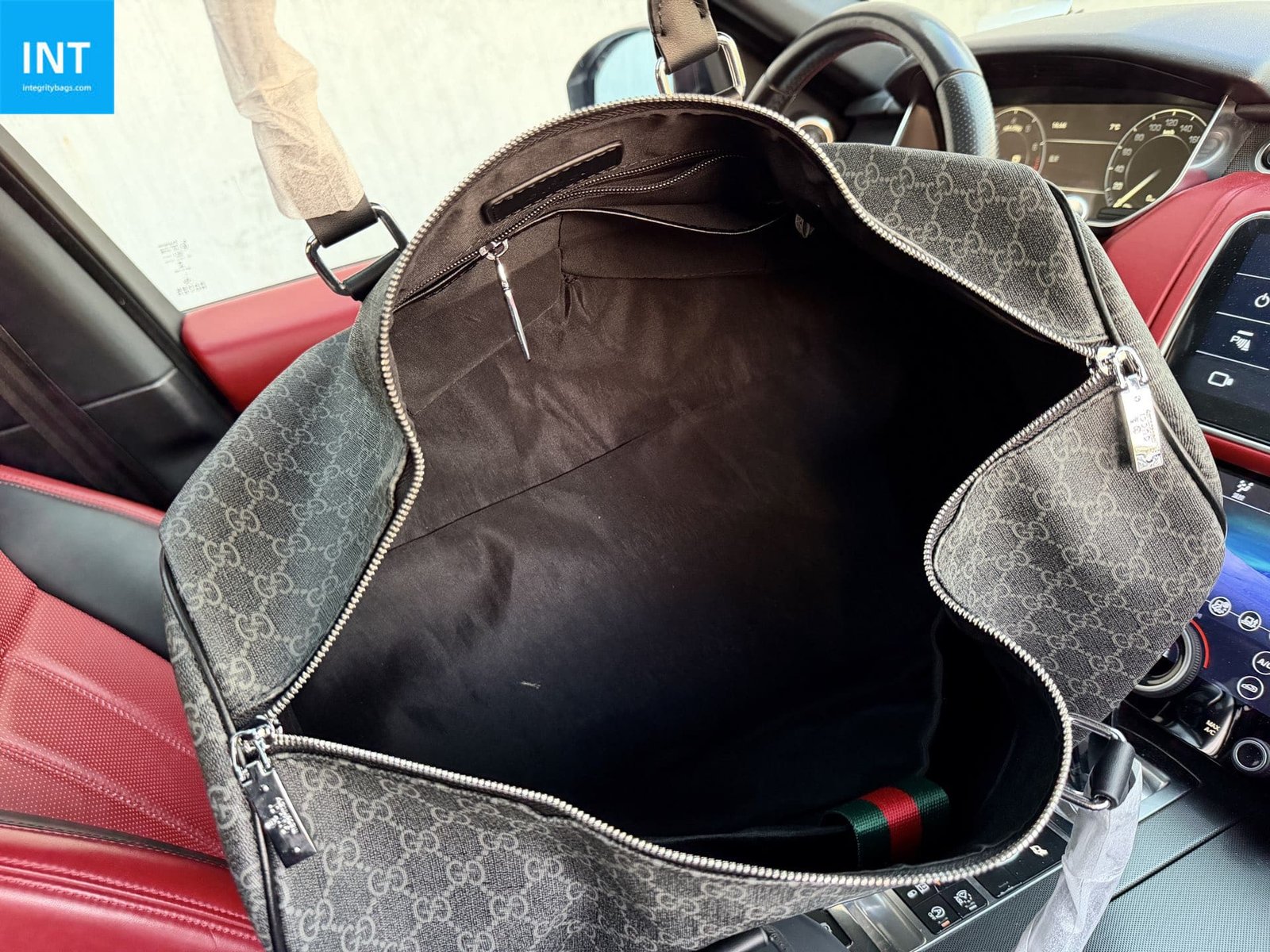 Gvc*1 LARGE DUFFLE BAG