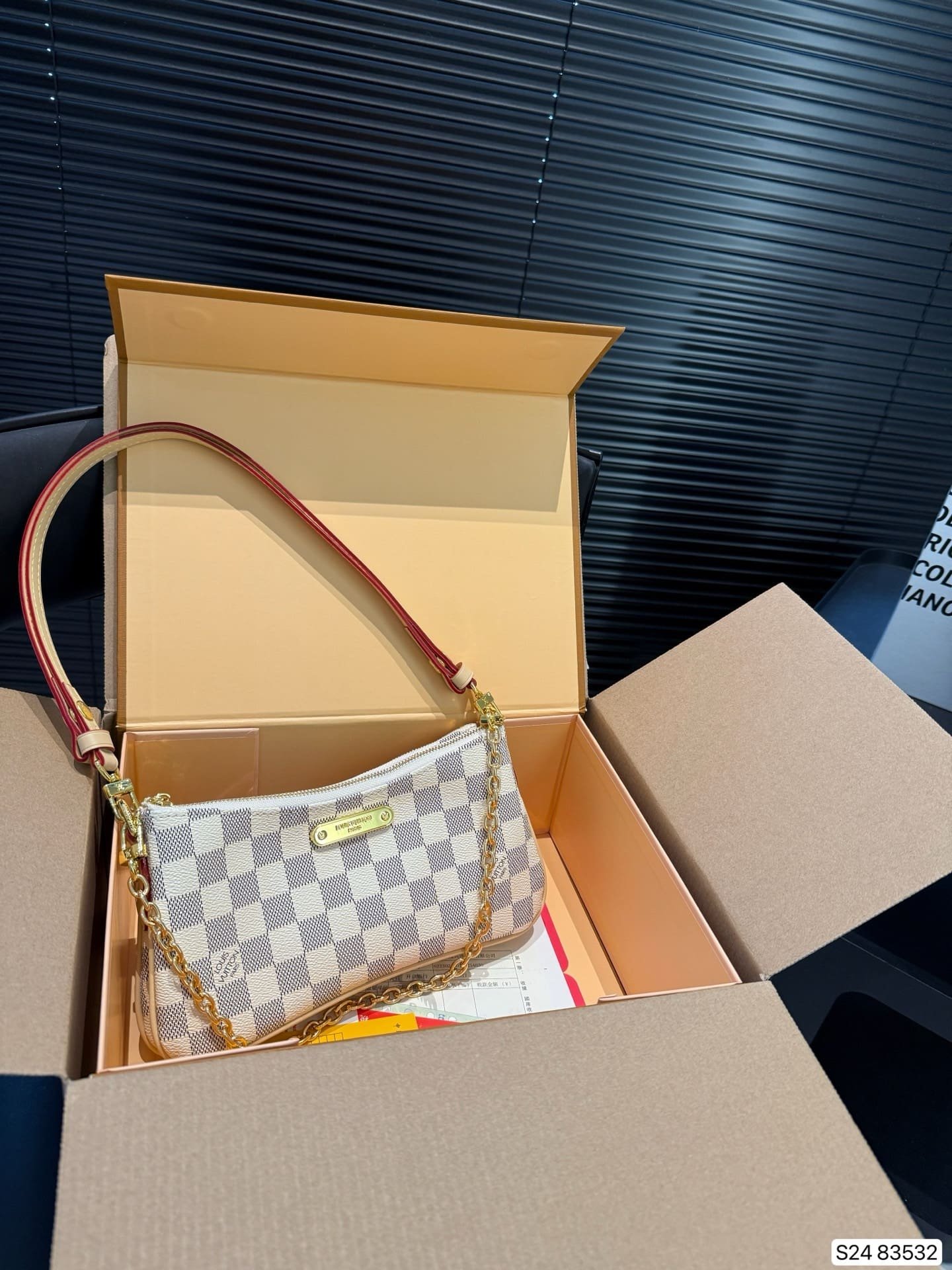 L0vis Vvtt0n N00228 Liv Pochette