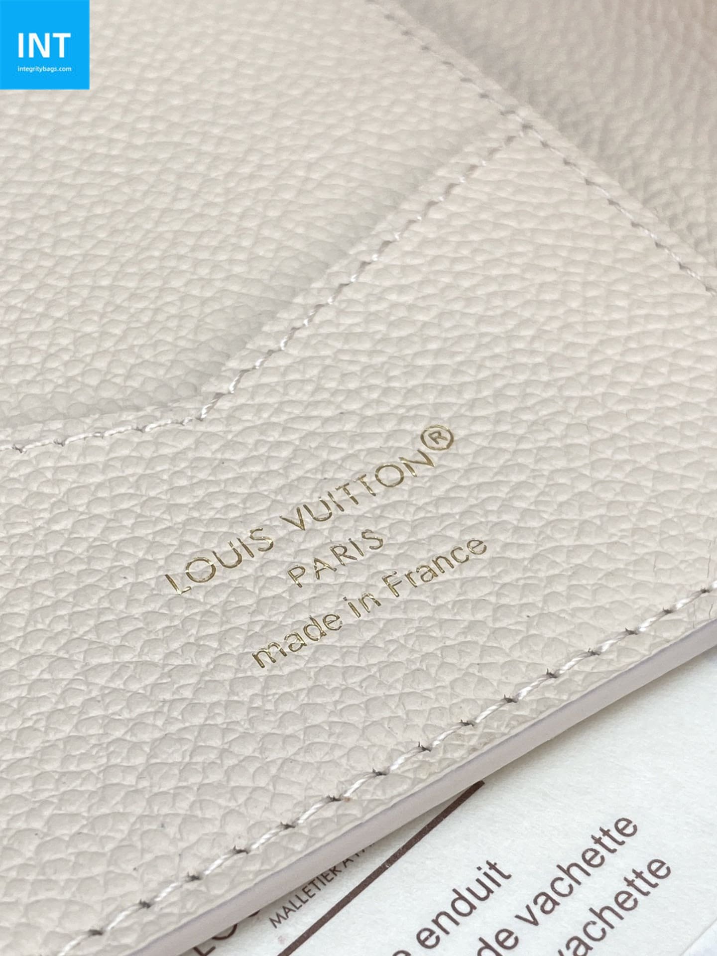 L0vis Vvtt0n M25917 Passport Cover