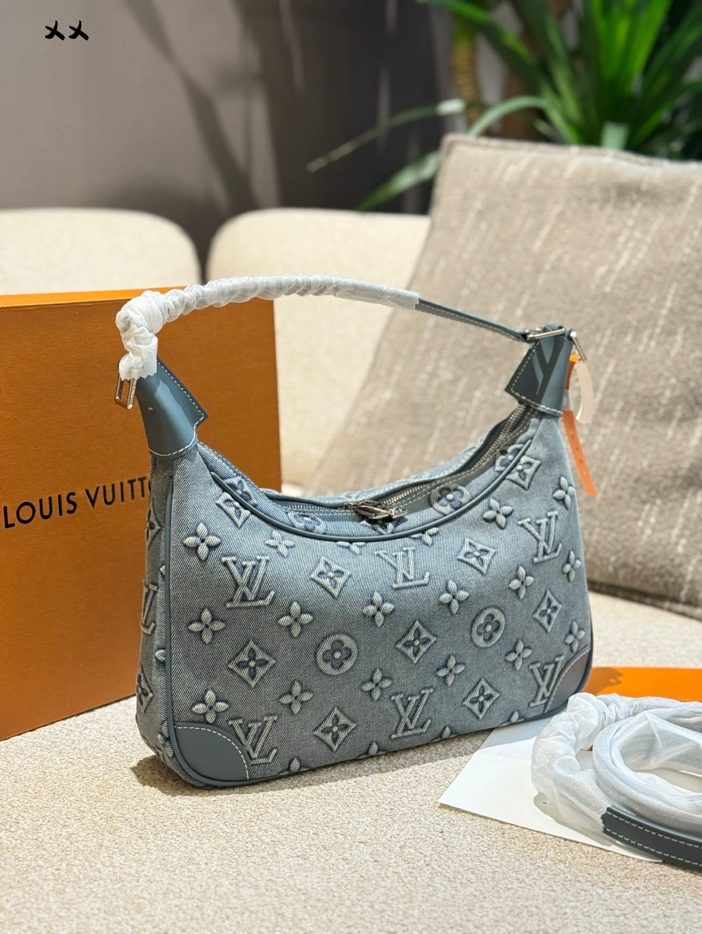L0vis Vvtt0n denim bag