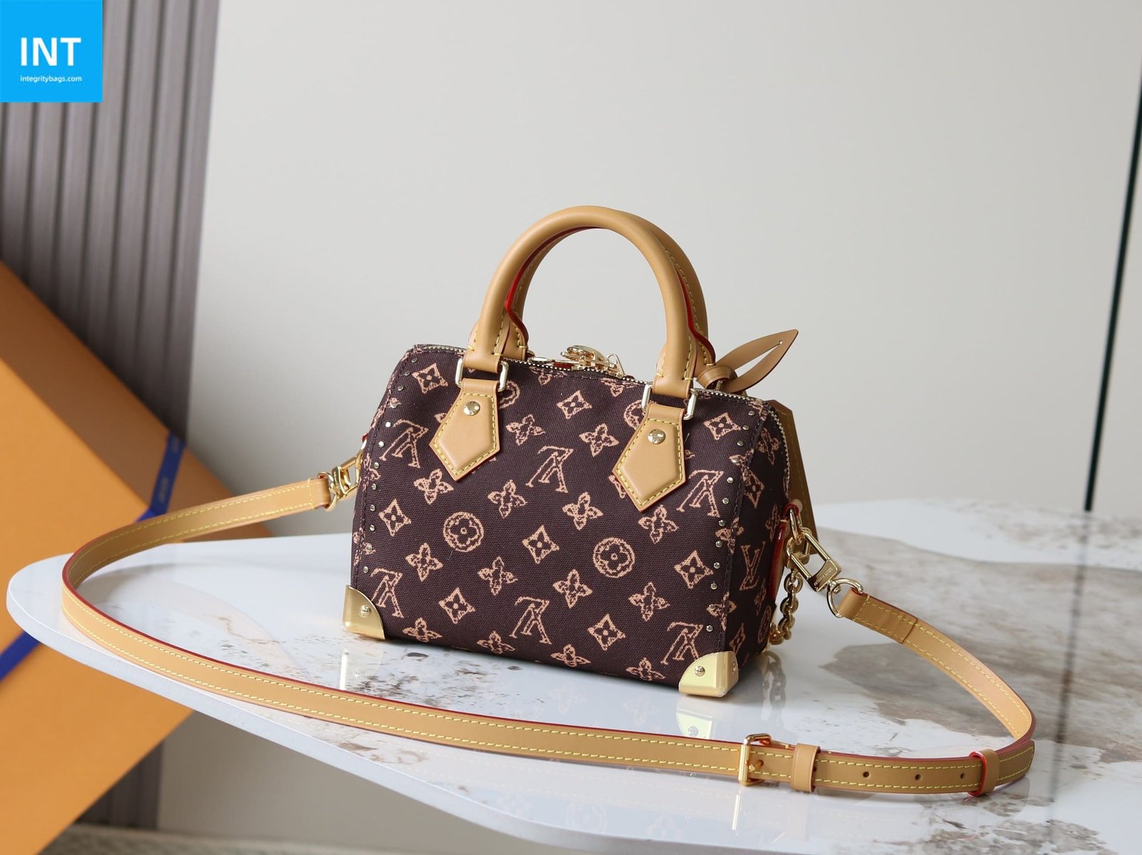 L0vis Vvtt0n M28102 Speedy Trunk 20