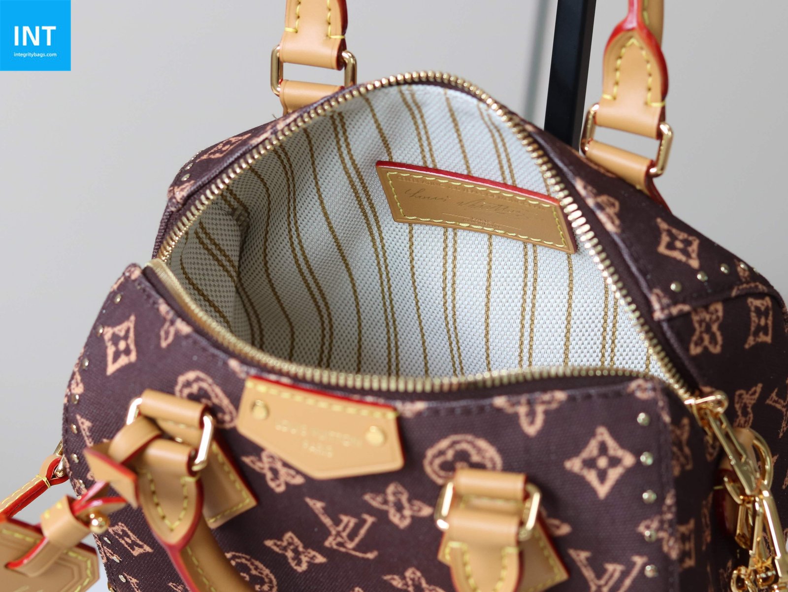 L0vis Vvtt0n M28102 Speedy Trunk 20