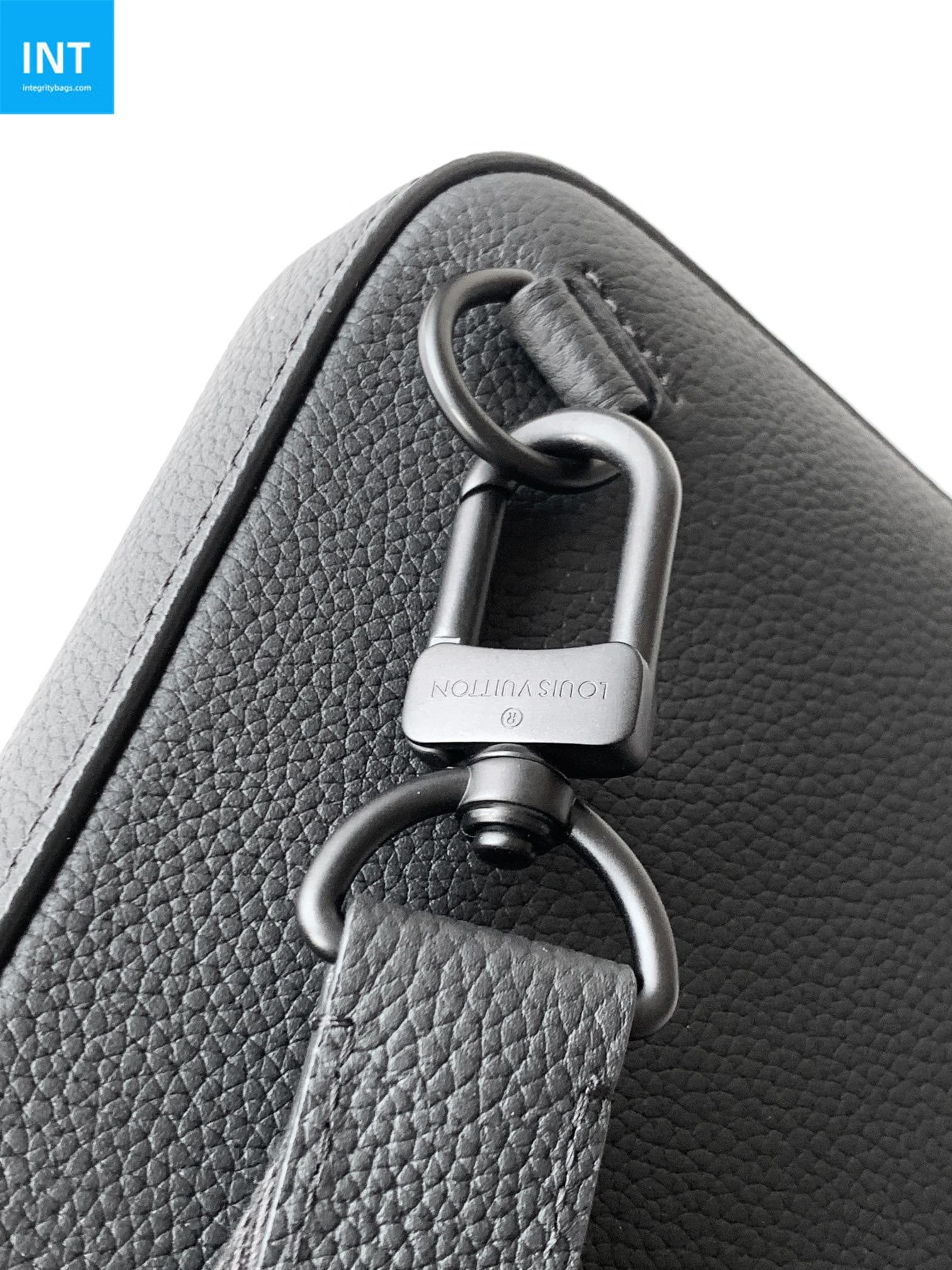 L0vis Vvtt0n M15255 Avenue Slingbag PM