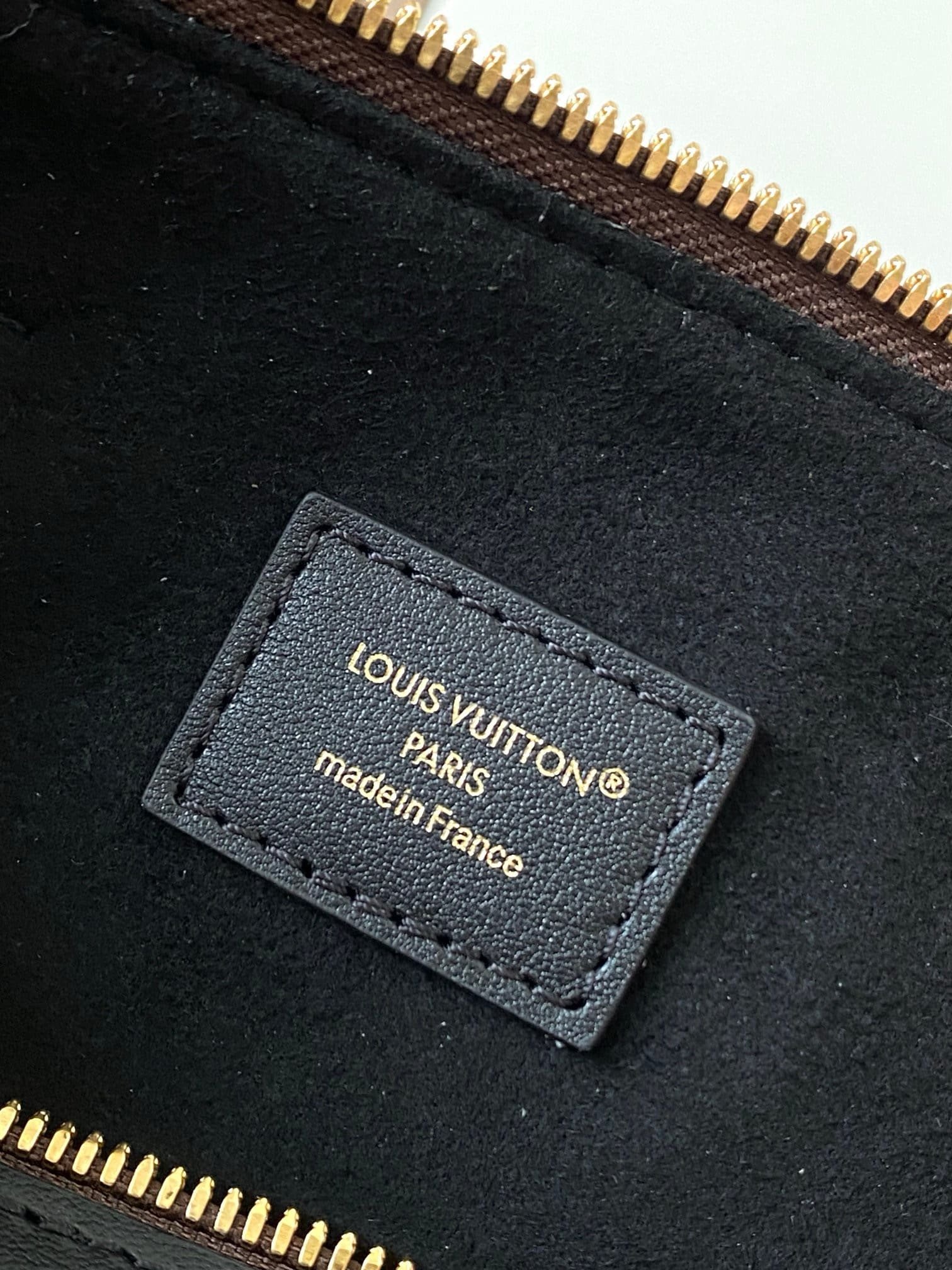 L0vis Vvtt0n M26181 Speedy Trunk 25